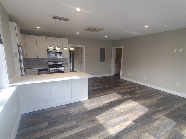 58 Tolman St, Unit 1 in Boston, MA - Building Photo - Building Photo