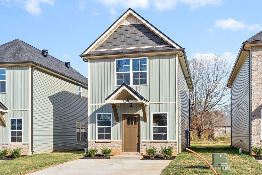 West Winds in Clarksville, TN - Foto de edificio