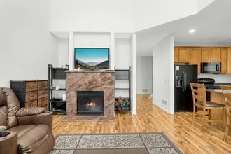 10178 Indigo Dr in Eden Prairie, MN - Building Photo - Building Photo