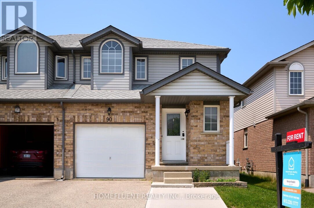 90 Snowdrop Crescent in Kitchener, ON - Building Photo