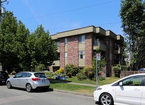 West Pointe Villa in Vancouver, BC - Building Photo