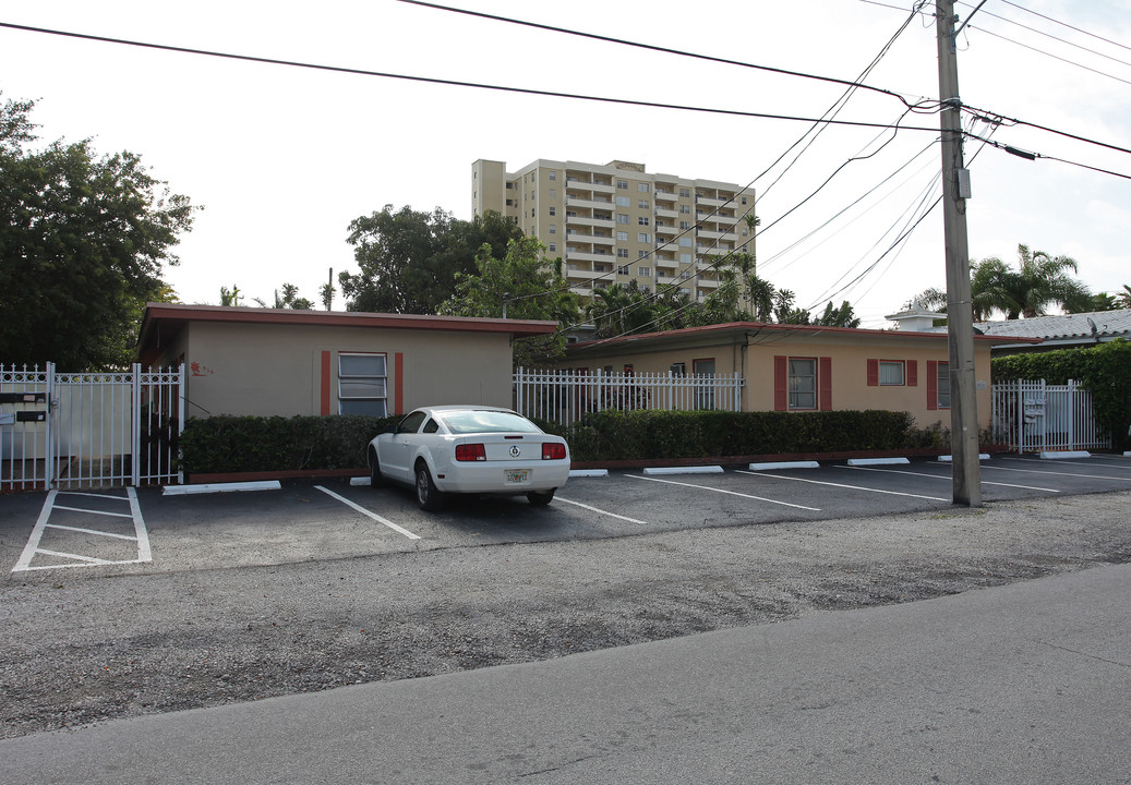 912-916 N Victoria Park Rd in Fort Lauderdale, FL - Building Photo