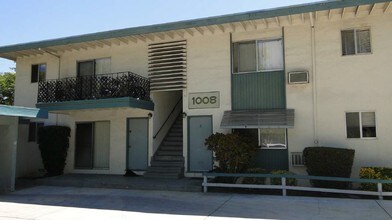 1002-1008 Ravenscourt Ave in San Jose, CA - Foto de edificio - Building Photo