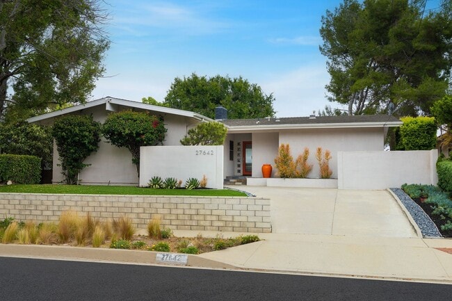 property at 27642 Avenida Del Mesa