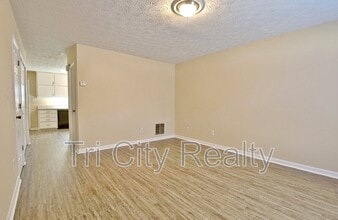 220 Meadowbrook Ct in Fayetteville, GA - Foto de edificio - Building Photo