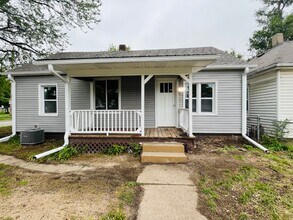 924 16th Ave in Council Bluffs, IA - Building Photo - Building Photo