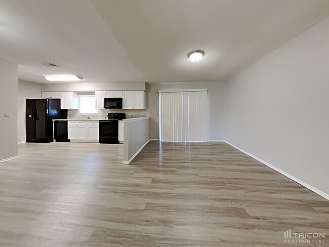 2950 Bedford St in Deltona, FL - Building Photo - Building Photo