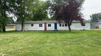 405 Joan Dr, Unit 2 in Marissa, IL - Foto de edificio - Building Photo