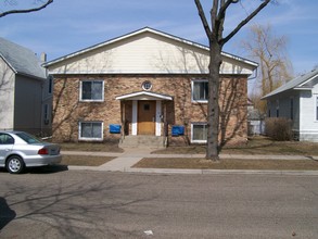 869 Sherburne Ave in St. Paul, MN - Building Photo - Building Photo