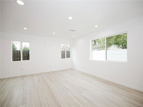 21028 Ingomar St in Los Angeles, CA - Building Photo - Building Photo