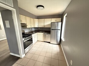 9635 White Acre Rd in Columbia, MD - Building Photo - Building Photo