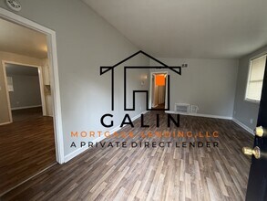 8 Del Mar Cir in Savannah, GA - Building Photo - Building Photo