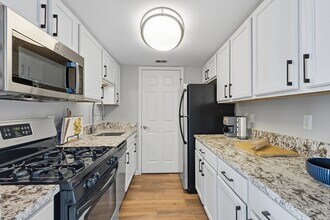 Fieldpointe of St. Louis in St. Louis, MO - Building Photo - Building Photo