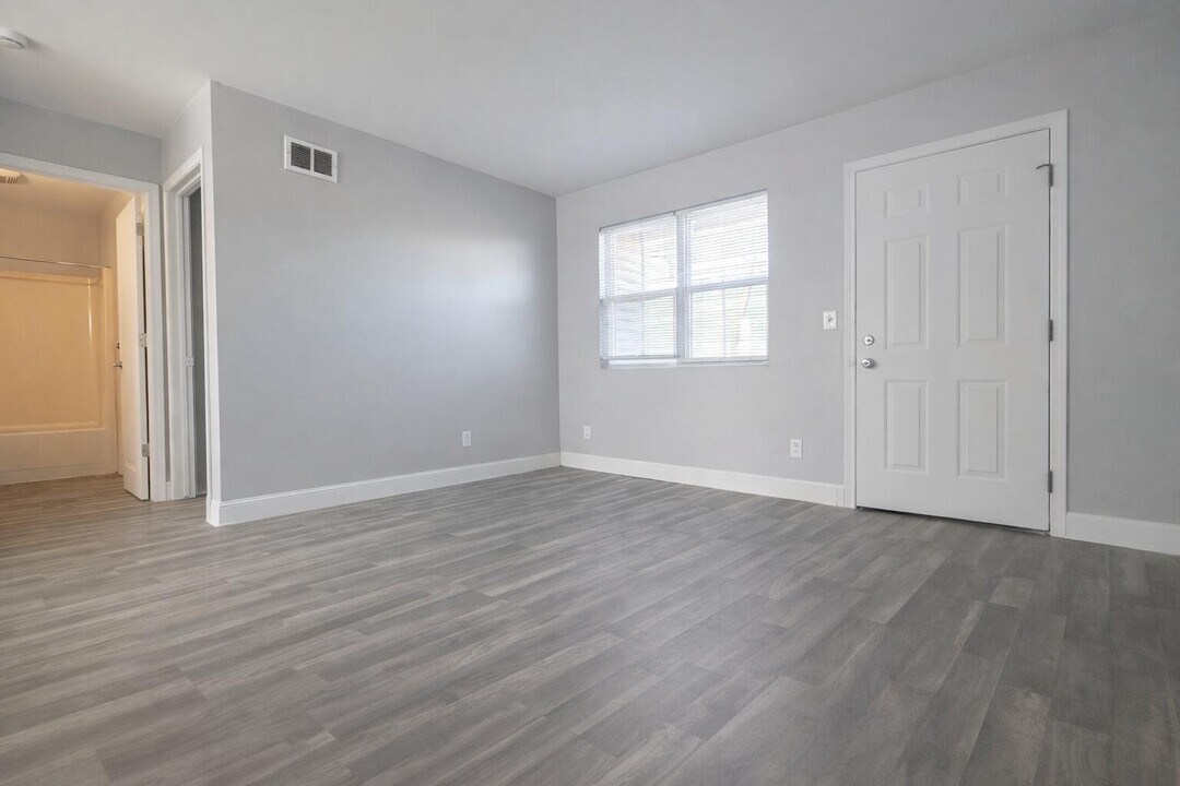 939 Legion Dr in Twin Lakes, WI - Building Photo