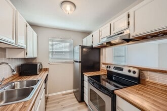 1227 S Gilbert St in Castle Rock, CO - Building Photo - Building Photo