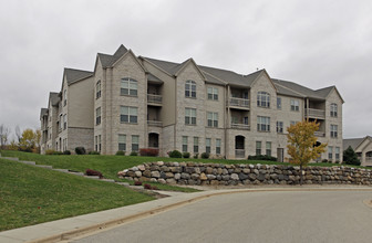 Hanover Square Apartments in Madison, WI - Foto de edificio - Building Photo