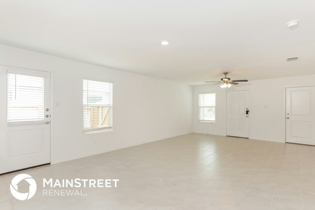 3154 Crestone Dr in Crandall, TX - Foto de edificio - Building Photo