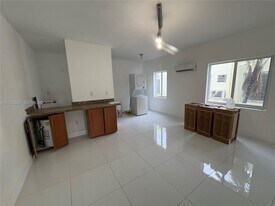 7920 Harding Ave in Miami Beach, FL - Building Photo