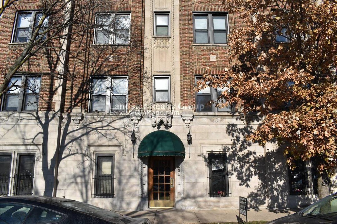 948 W Cuyler Ave in Chicago, IL - Building Photo