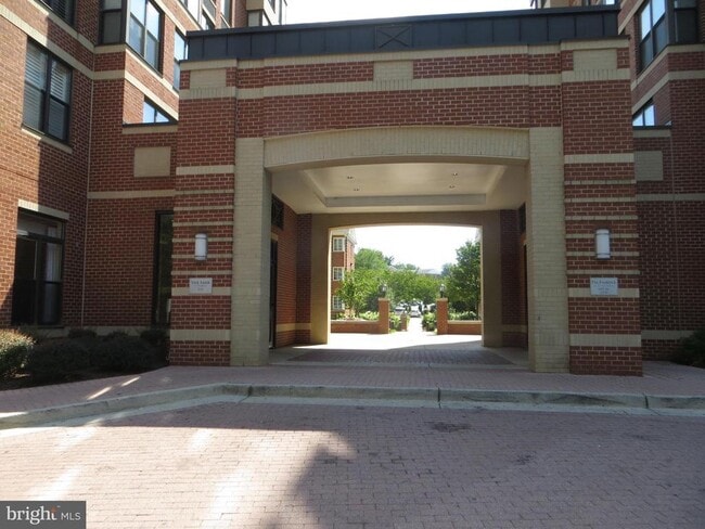 property at 2220 Fairfax Dr