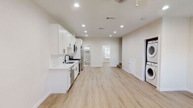 5103 Gary St in San Diego, CA - Foto de edificio - Building Photo