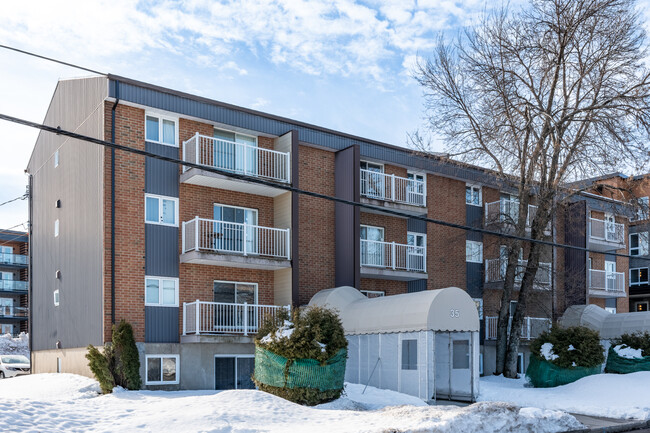 35 Durand St in Lévis, QC - Building Photo - Building Photo