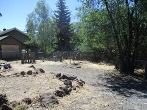 1618 NW 8th St in Bend, OR - Building Photo - Building Photo