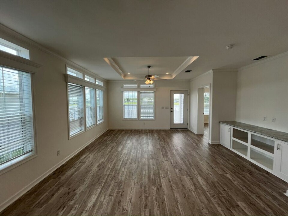 420 Hidden Cove Rd in North Fort Myers, FL - Building Photo