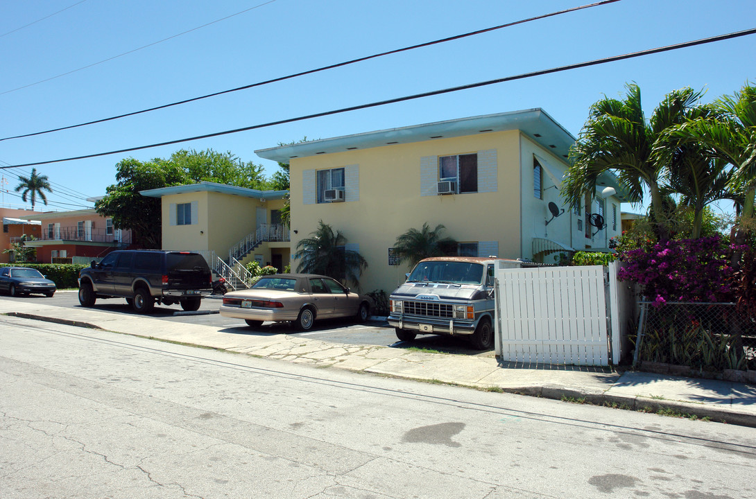 520 NE 82nd Ter in Miami, FL - Building Photo