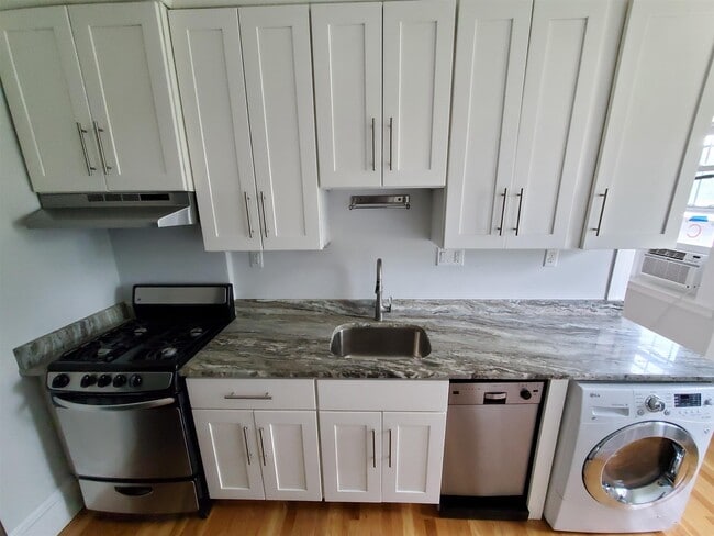 22 Concord Ave in Cambridge, MA - Foto de edificio - Building Photo