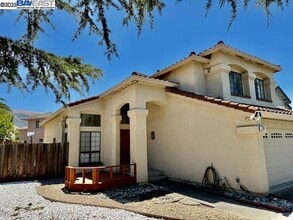 715 Sunrise Dr in Fremont, CA - Building Photo - Building Photo