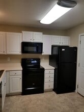 421 Orchard View Ct in Glen Carbon, IL - Foto de edificio - Building Photo