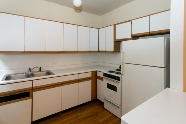 640 W Barry Ave in Chicago, IL - Foto de edificio - Building Photo