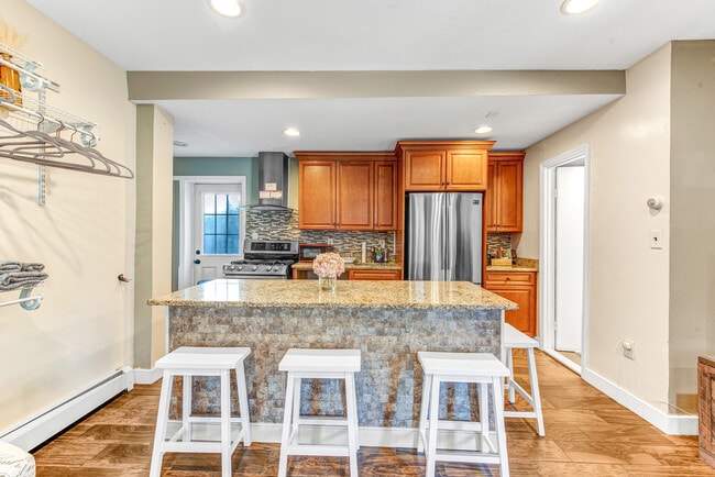 7108 Hudson Ave in North Bergen, NJ - Building Photo - Building Photo