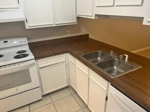 103 Doodle Ave-Unit -B in Fort Walton Beach, FL - Building Photo - Building Photo