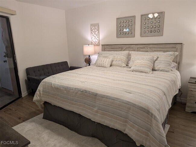 property at 15493 Admiralty Cir