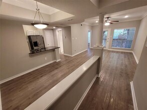 2350 Westcreek Ln in Houston, TX - Building Photo - Building Photo