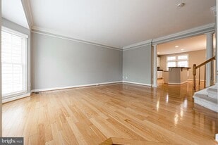 43148 Katama Square in Chantilly, VA - Building Photo