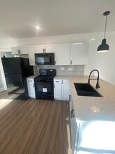 1131 E Garfield St in Davenport, IA - Building Photo - Building Photo