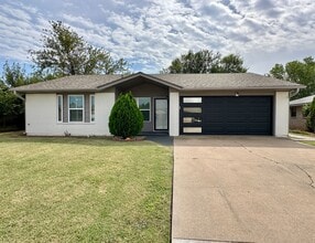 6130 SW Oakcliff Ave in Lawton, OK - Foto de edificio - Building Photo