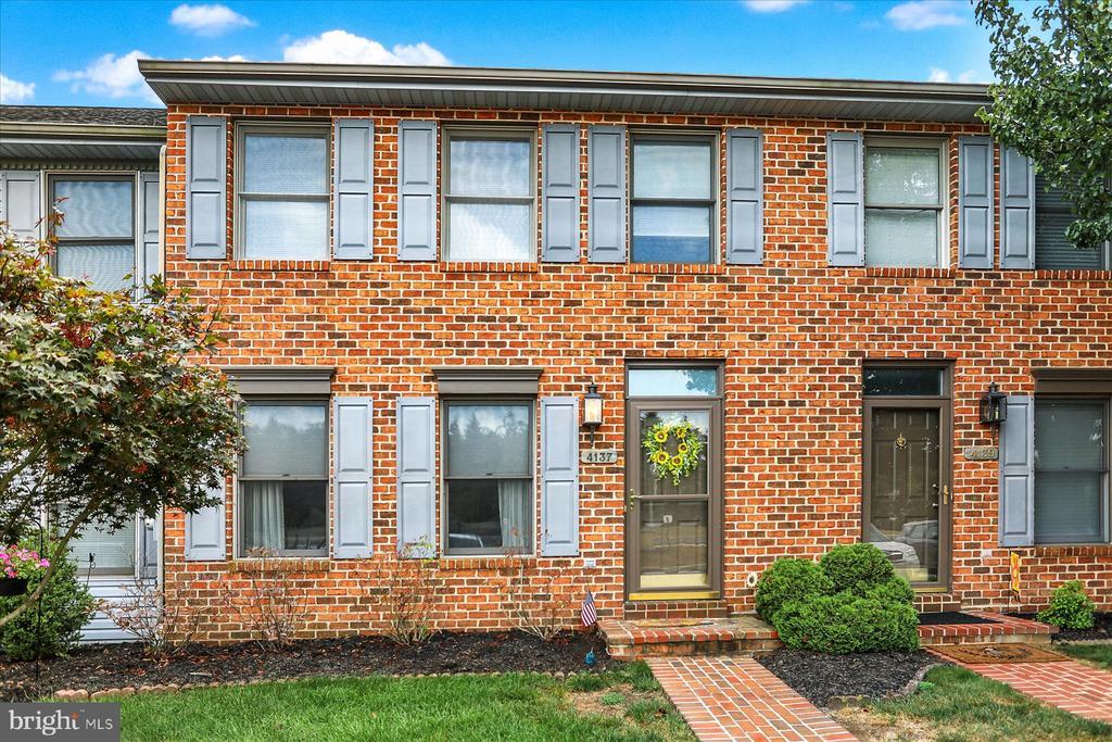 4137 Mountain View Rd in Mechanicsburg, PA - Building Photo