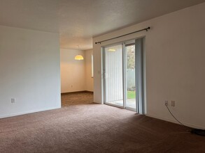 3714 Long St in Sweet Home, OR - Building Photo - Building Photo