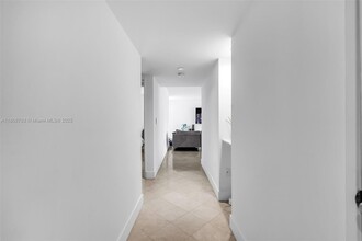 151 SE 15th Rd in Miami, FL - Building Photo - Building Photo