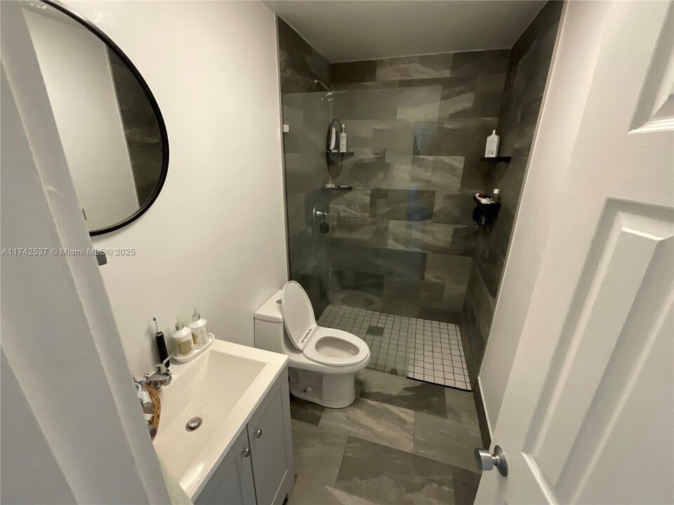 10397 SW 209th Ln in Cutler Bay, FL - Building Photo