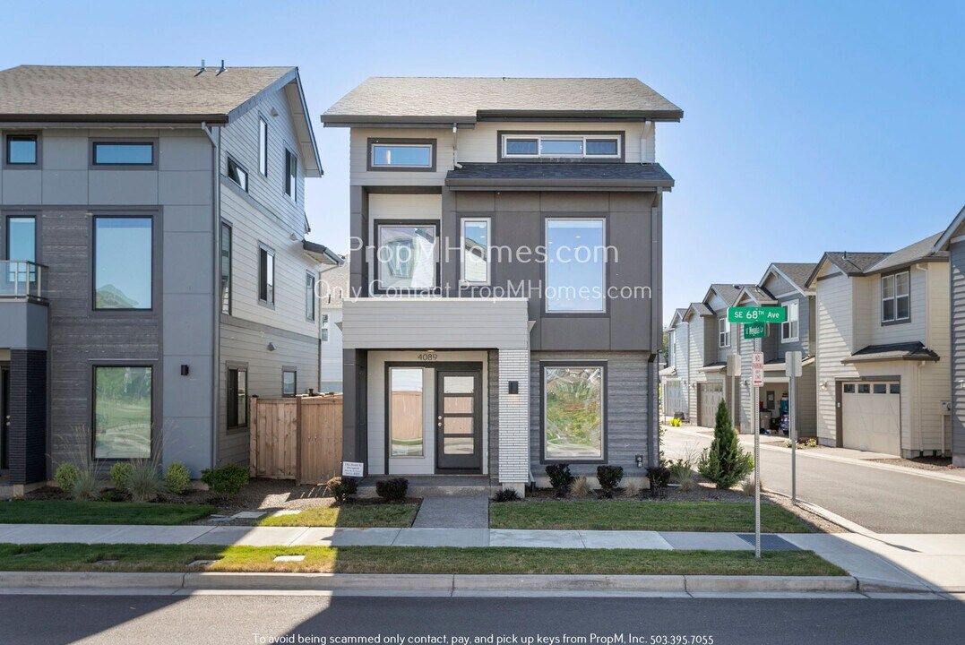 4089 SE 68th Ave in Hillsboro, OR - Building Photo