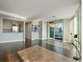 425 1st, Unit 1503 in San Francisco, CA - Foto de edificio - Building Photo