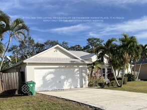 2057 SE Parrot St in Port St. Lucie, FL - Building Photo - Building Photo