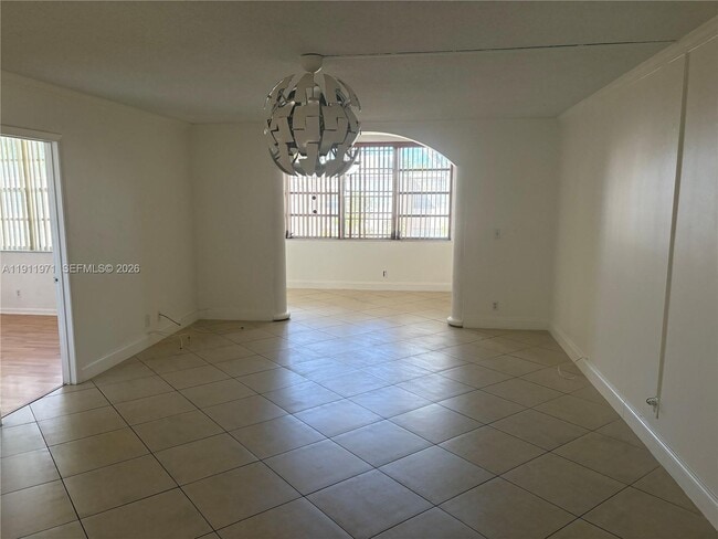 1040 NW 80th Ave in Margate, FL - Building Photo - Building Photo