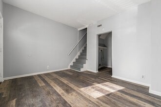 801-817 W 5th Ave in Lancaster, OH - Foto de edificio - Building Photo