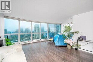 6088-6088 Willingdon Ave in Burnaby, BC - Building Photo